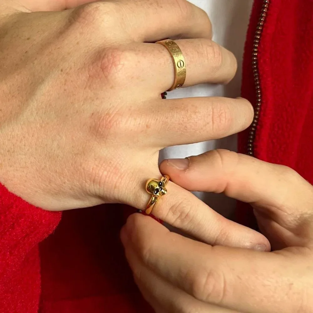 Y2K 2000s vintage retro style gold skull ring